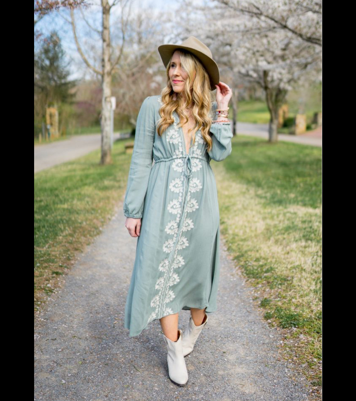 WISHLIST SAGE GREEN EMBROIDERED DRESS 139 SMALL