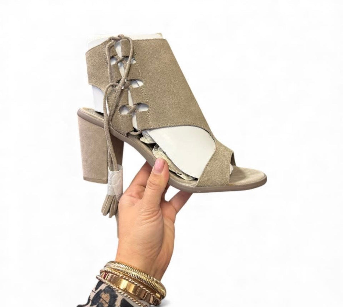 VERY VOLATILE CHERRI HEELED ANKLE BOOTS TAUPE SUEDE SZ 9
