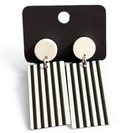 BLACK WHITE STRIPED EARRINGS NEW