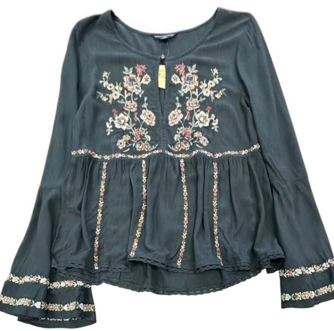 AMERICAN EAGLE GRAY EMBROIDERED BLOUSE 174 NWT SMALL