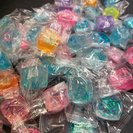 ICE CUBES COLORS CHOSEN AT RANDOM