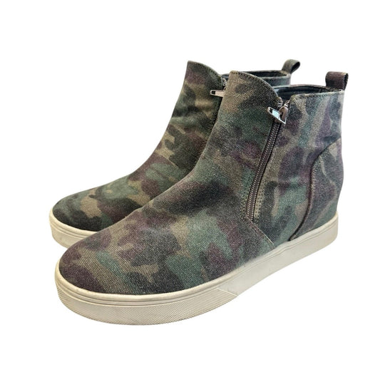 BOUTIQUE BY CORKYS WOMENS FASHION SNEAKERS GREEN CAMO HIGH TOP ZIPPER SZ 10
