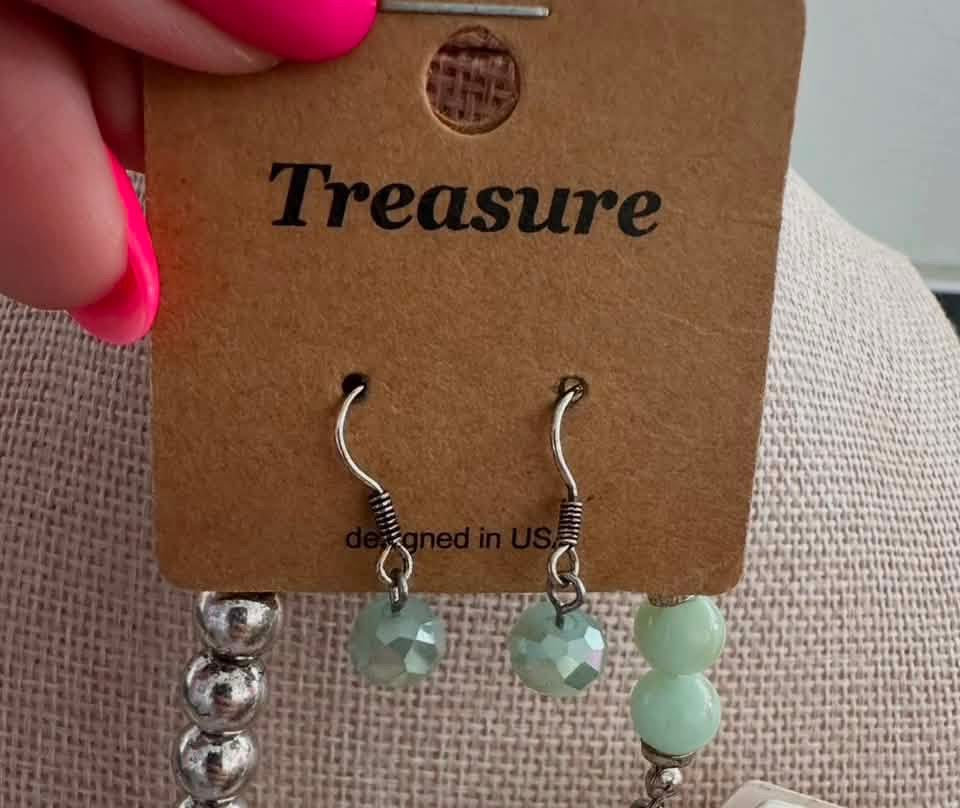 TREASURE TWO PIECE SET GREEN SILVER BEAD CROSS NECKLACE NWT 39