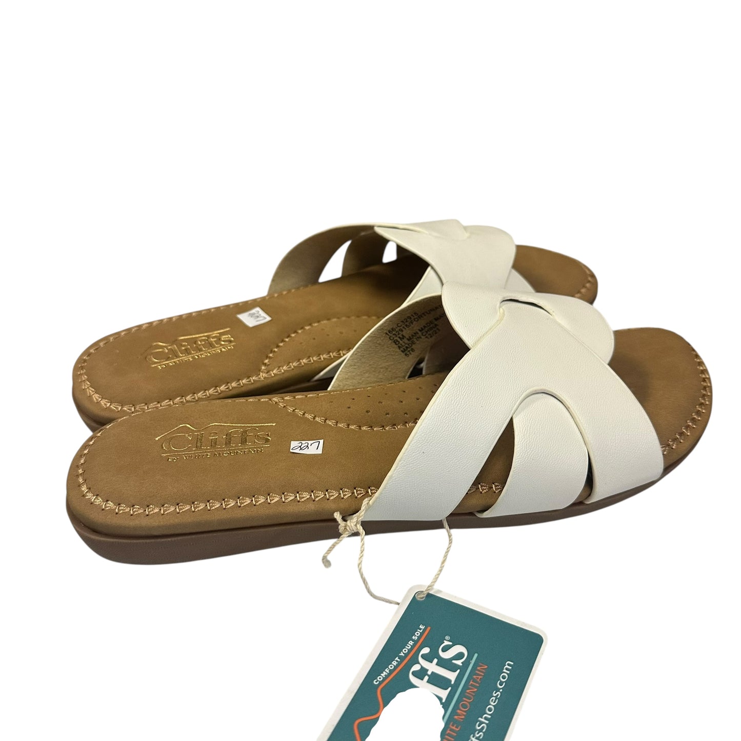 CLIFFS WHITE SANDALS 227 NWB Sz 8