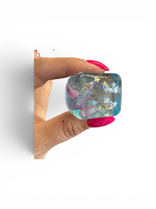 ICE CUBES W SEASHELLS COLORS CHOSEN AT RANDOM