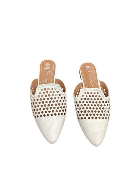 BIG BUDDA WHITE SLIP ON MULES - SZ 6 - 181