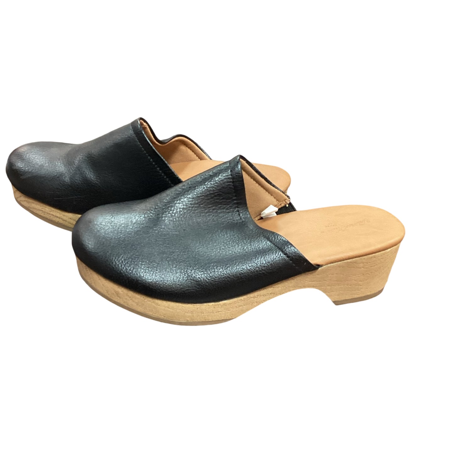 UNIVERSAL THREADS BLACK CLOGS - SZ 6.5