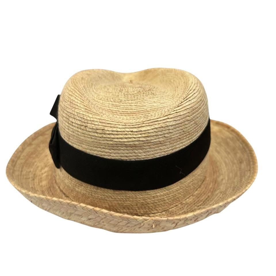 STRAW HAT W BLACK RIBBON 62