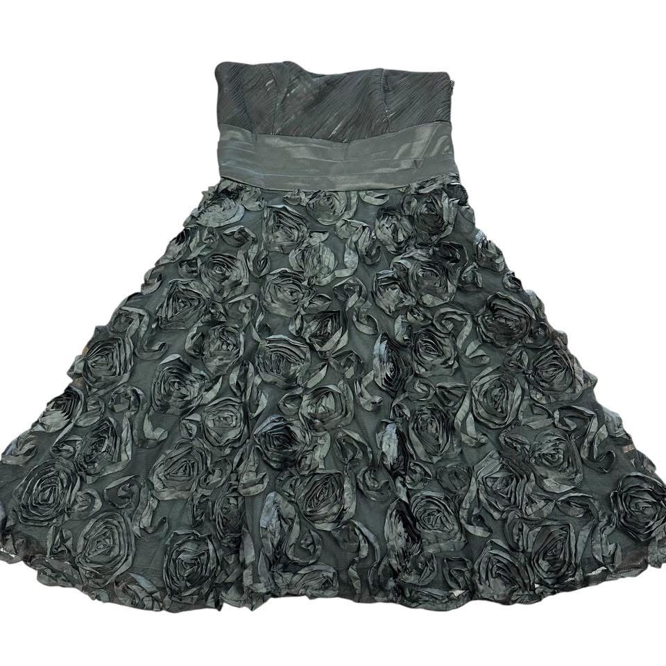 WHBM FIT FLARE FLORAL SMALL BLACK