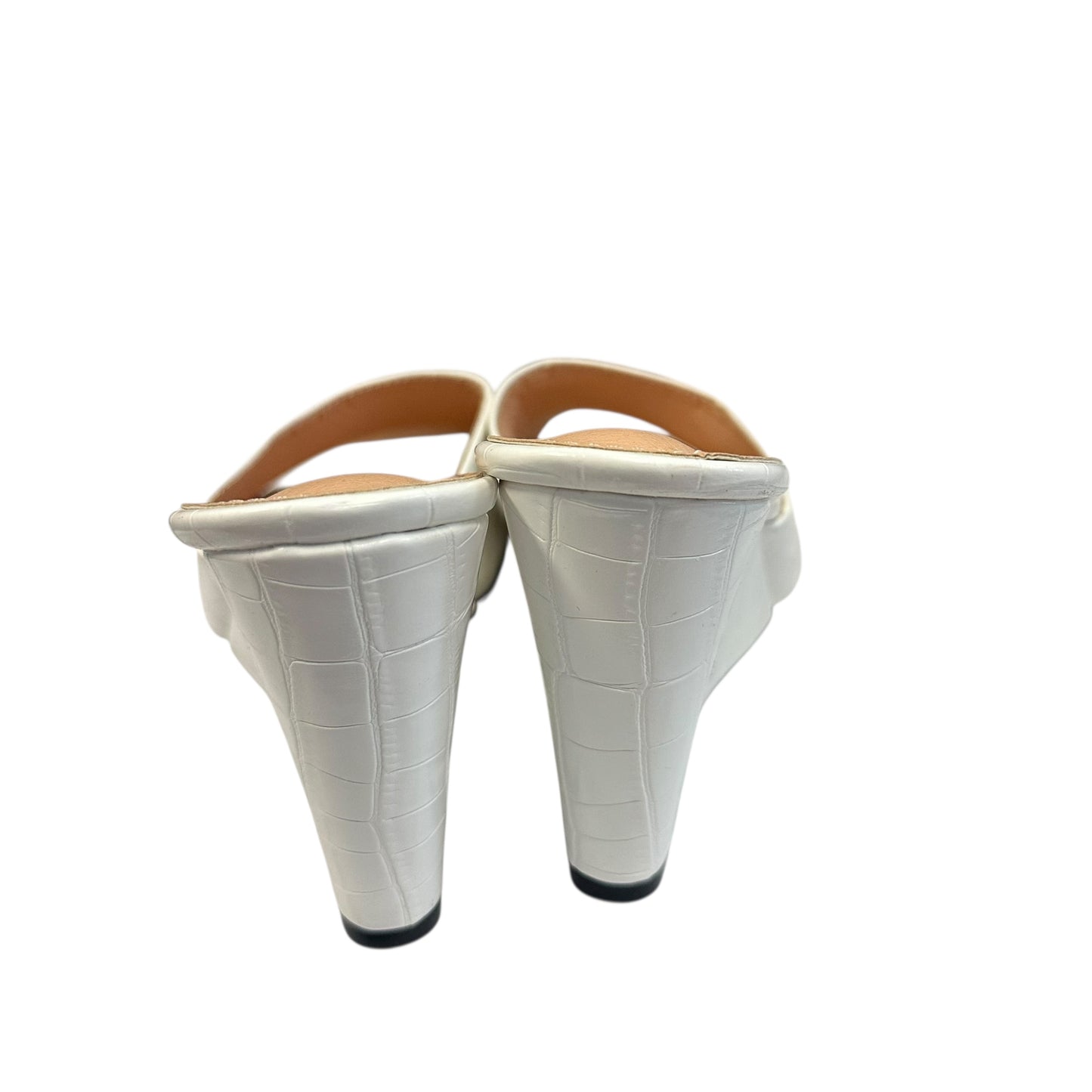 WHITE EMBOSSED FAUX LEATHER WEDGES 220 Sz 9