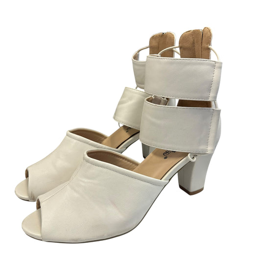 ANN CREEK VEGAN LEATHER WHITE HEELS 220 Sz 9
