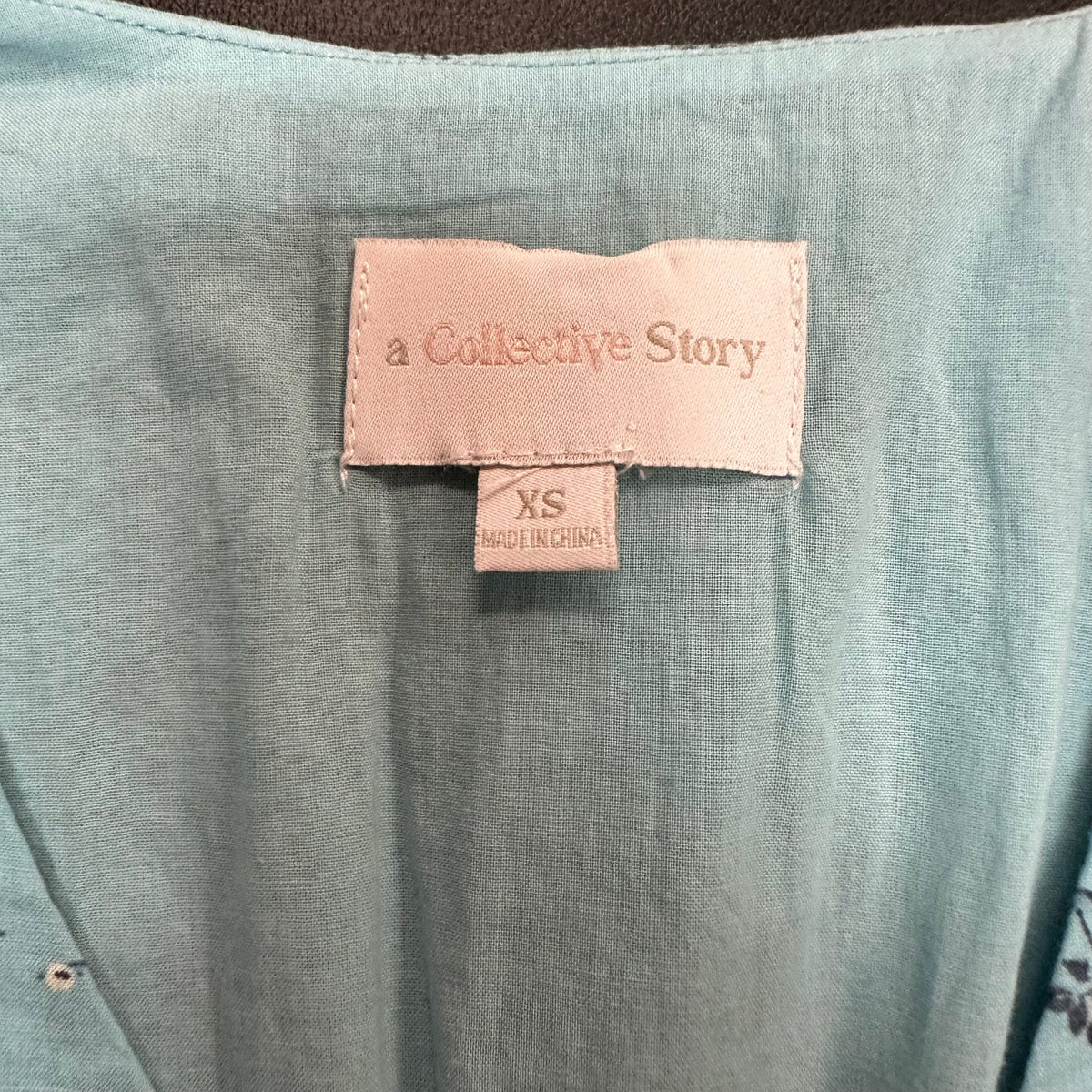 A COLLECTIVE STORY BLUE FLORAL EYELET DRESS 100 XS