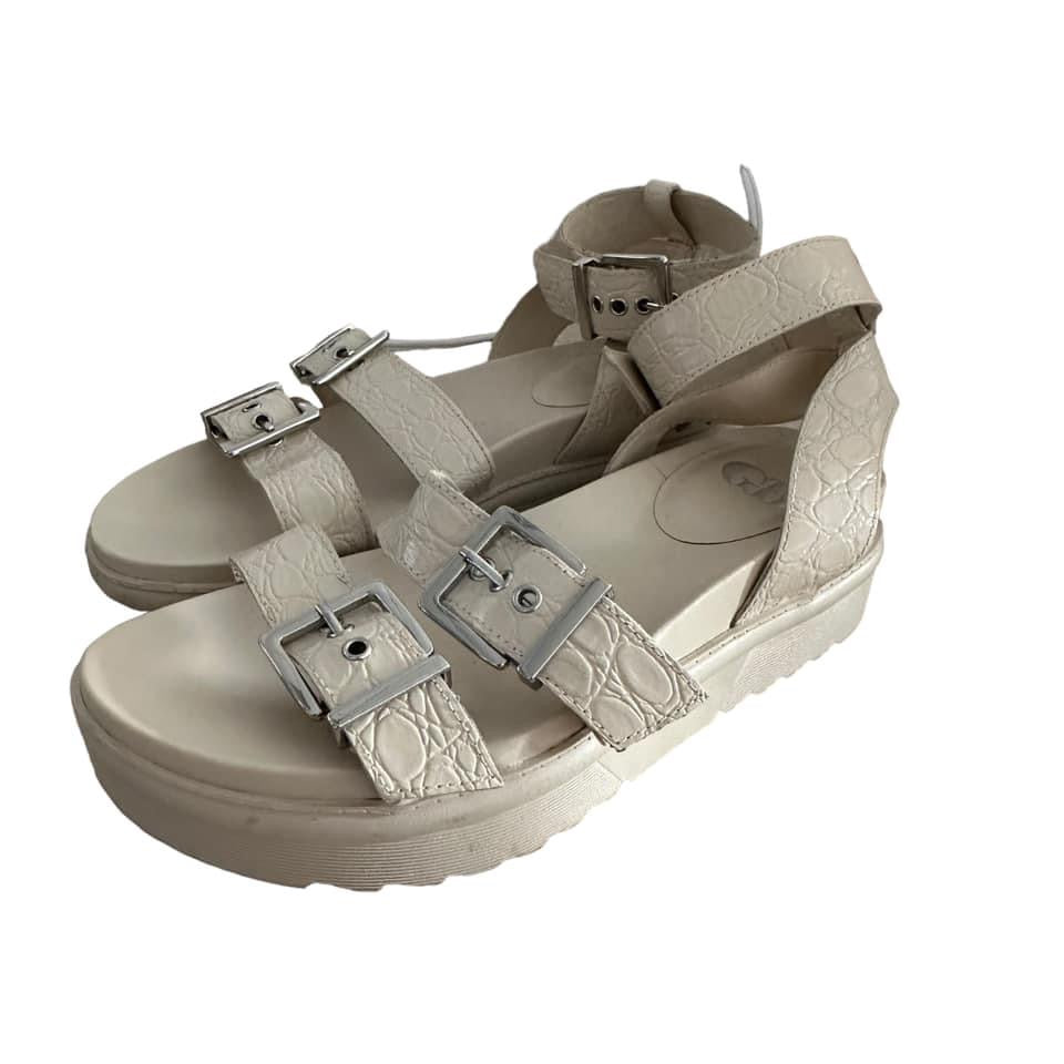 GB BEIGE EMBOSSED SANDALS 164 SZ 8 $19.99