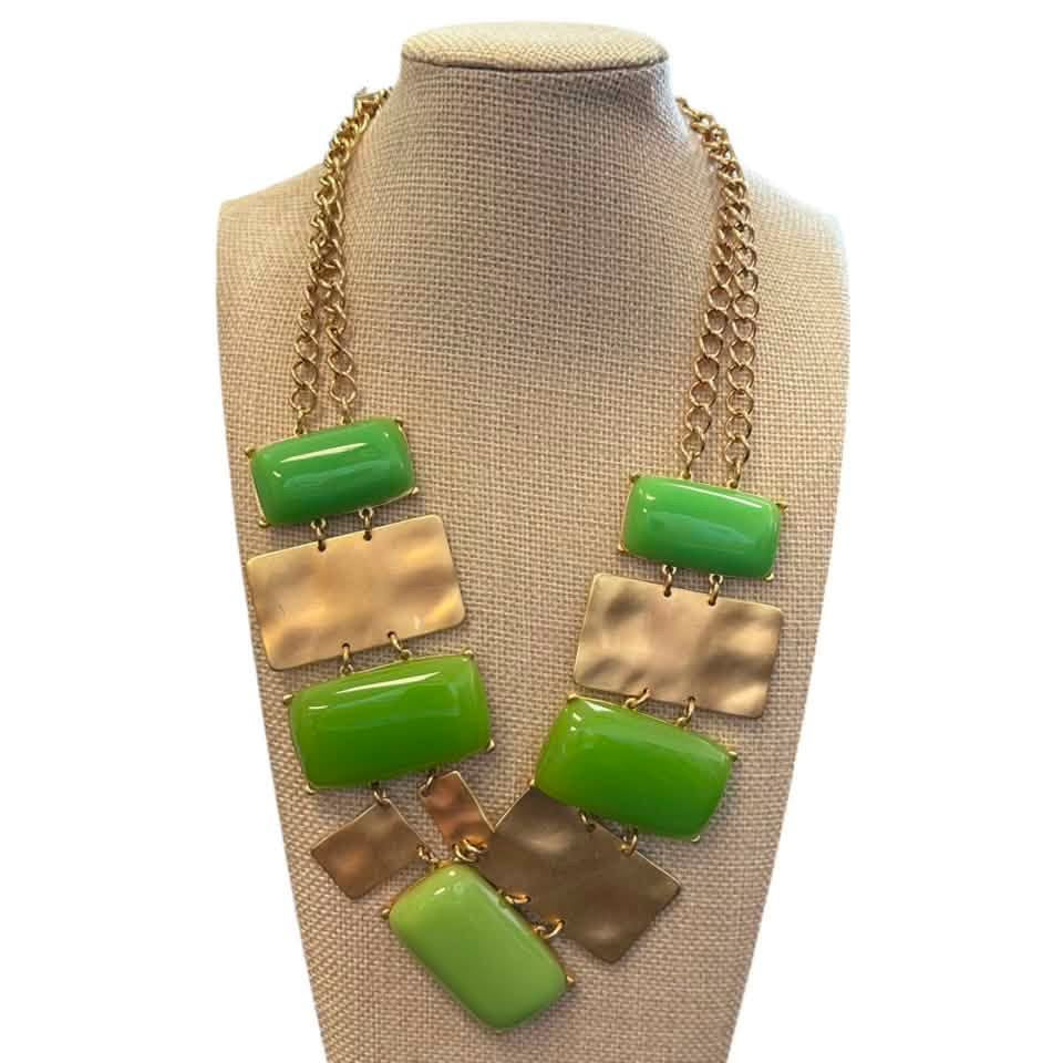 VINTAGE GOLD & GREEN STATEMENT NECKLACE NWT 100