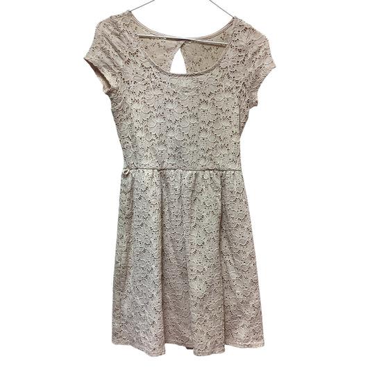 WET SEAL BEIGE FLORAL CROCHET DRESS - MEDIUM - 196