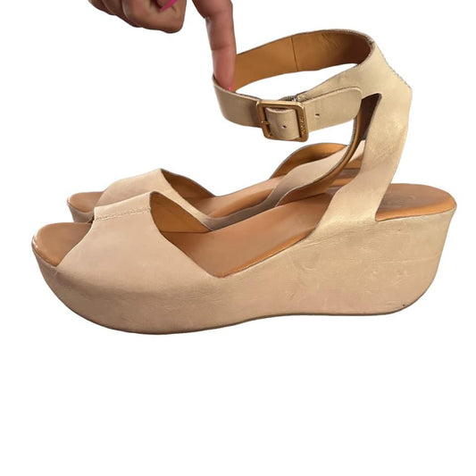 KORK EASE BEIGE LEATHER PLATFORMS – 100 SZ 10