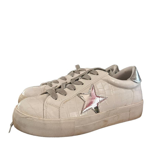 WHITE EMBOSSED STAR SNEAKERS – 96 SZ 9