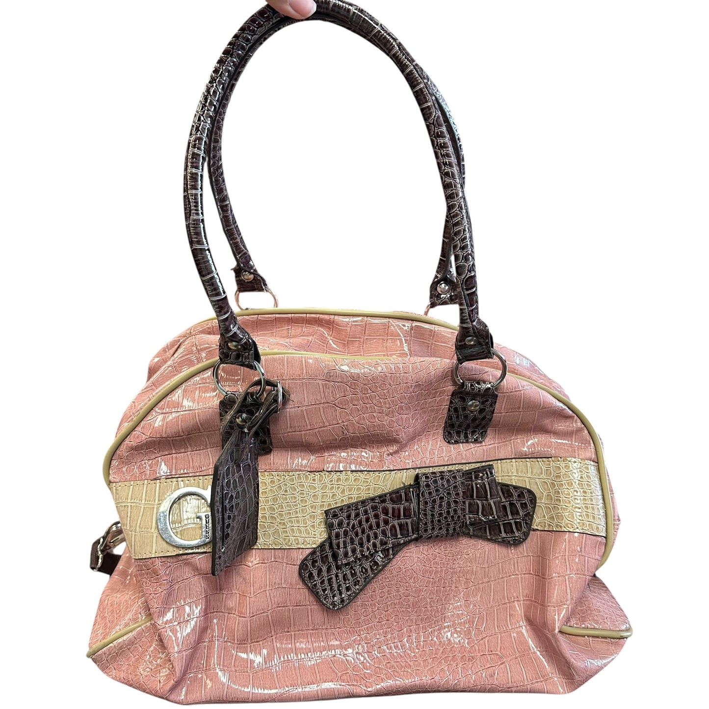 GUESS PATENT LEATHER EMBOSSED WEEKENDER 226