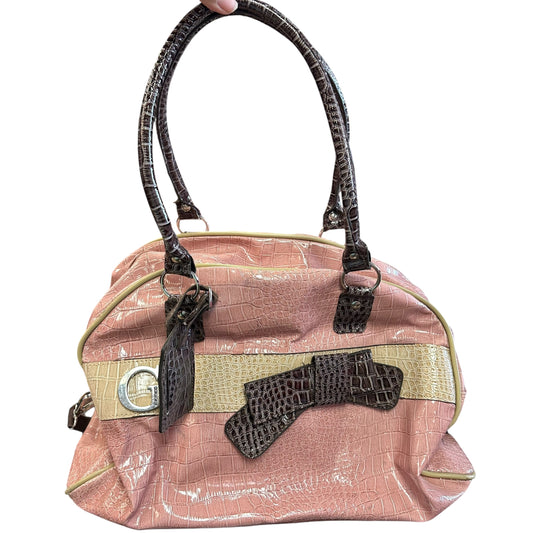 GUESS PATENT LEATHER EMBOSSED WEEKENDER 226