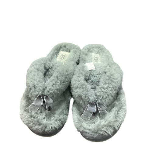 UGG GRAY FURRY SLIPPERS (#52) SIZE 8