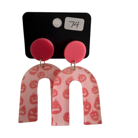 PINK PUMPKIN U SHAPE PLASTIC EARRINGS 100